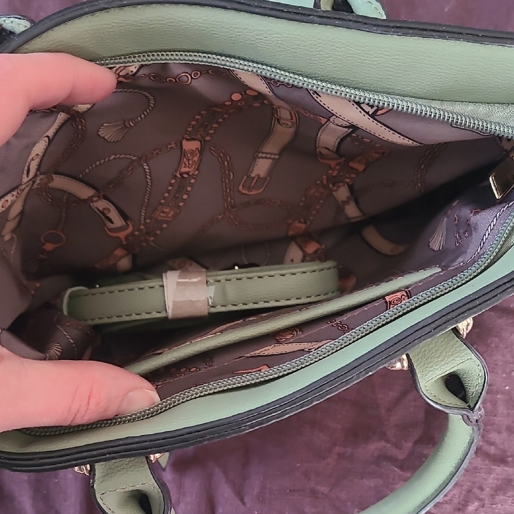 Small Green Tote- Handbag - Picture 10 of 13